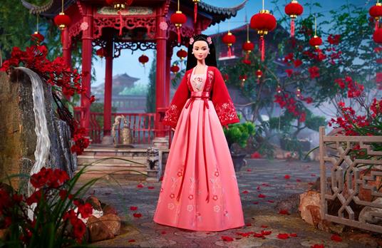 Barbie - Signature Lunar New Year, Bambola Barbie da collezione con  camicetta e gonna ricamata, include accessori - Barbie - Bambole Fashion -  Giocattoli