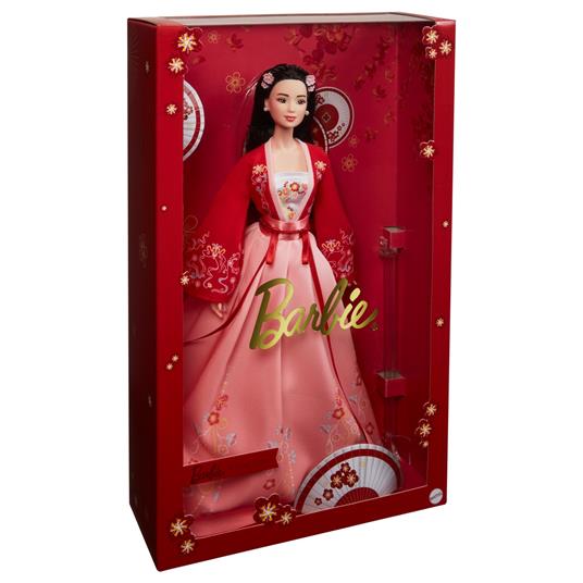 Barbie - Signature Lunar New Year, Bambola Barbie da collezione con  camicetta e gonna ricamata, include accessori