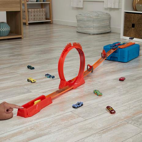 Hot Wheels - Track Builder Assortimento Box Espansione, Pista a tema fuoco include 1 macchinina e 16 pezzi di pista - 2