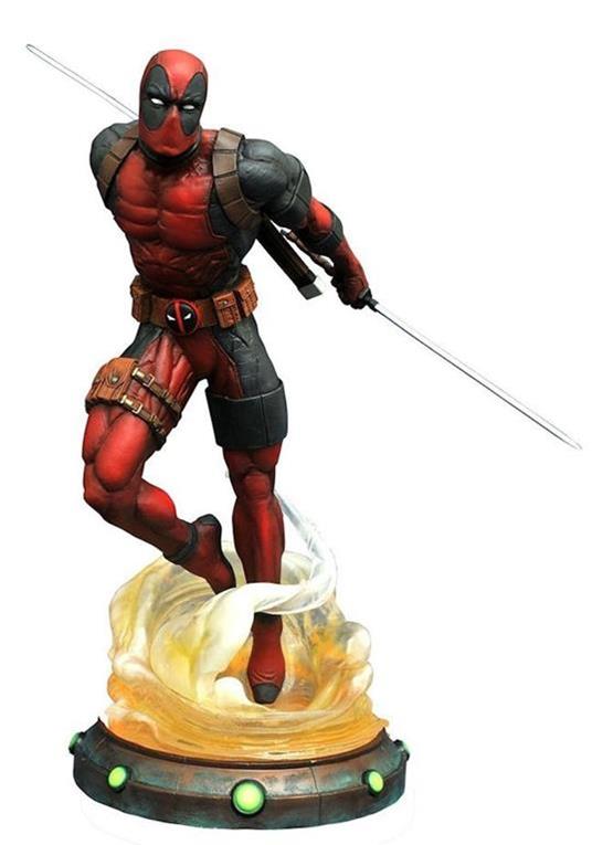 Figure Diamond Toys Marvel Gallery Deadpool Red Pvc Statue - 4