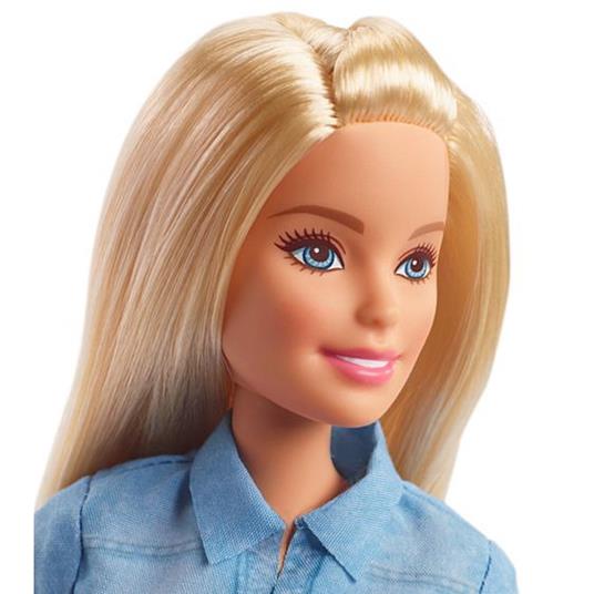 Barbie in Viaggio, Bambola Bionda con Cucciolo, Valigia che si Apre, Adesivi e Accessori, Giocattolo per Bambini 3 + Anni, FWV25 - 9