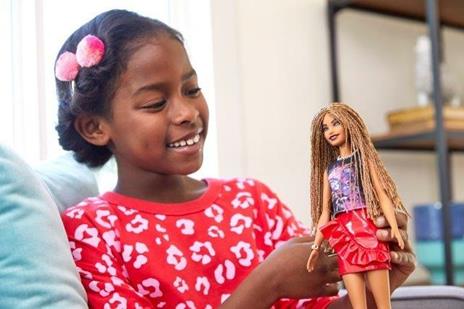 Barbie Fashionistas, Bambola Afroamericana con Top e Gonna, Giocattolo per Bambini 3+ Anni. Mattel (FXL56) - 2