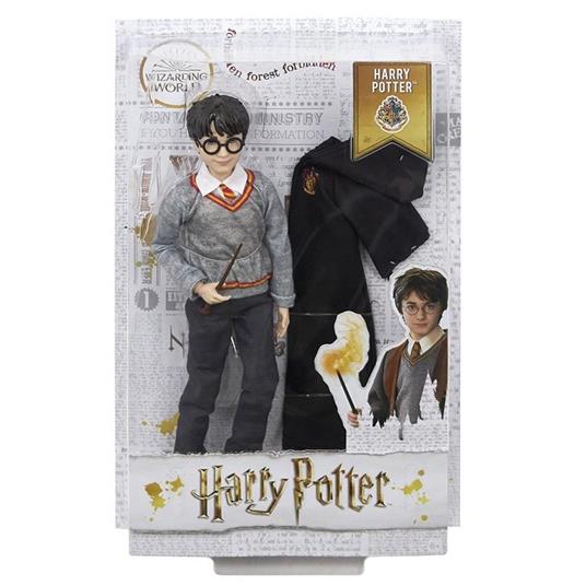 Harry Potter Personaggio Harry con Uniforme di Hogwarts e Bacchetta - 4