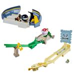 Hot Wheels - Mario Kart Pista dei Nemici, Assortimento Casuale di 4 piste diverse con veicoli in scala 1:64