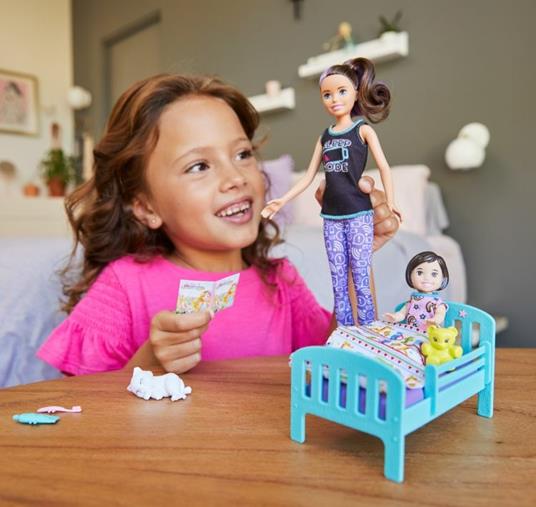 Barbie Skipper Babysitter Playset Nanna, Lettino e Accessori, Giocattolo  per Bambini 3+ Anni, GHV88 - Barbie - Bambole Fashion - Giocattoli | IBS