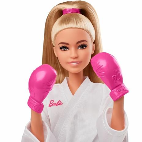 Barbie Carriere Giochi Olimpici Tokyo 2020, Bambola con Kimono da Karate e Accessori Giocattolo per Bambini 3+ Anni, GJL74 - 3