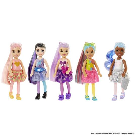 Barbie Chelsea Color Reveal, Serie Glitter, con Bambola, 6 sorprese e  Accessori, Giocattolo per bambini 3+anni - Barbie - Barbie Fab - Bambole  Fashion - Giocattoli | IBS