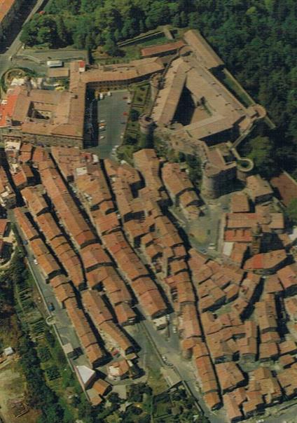 L' italia centrale. Tra passato e presente il cuore storico dell'Italia la condizione ambientale la continuità storica il dominio urbano l'uso del suolo ecc - copertina