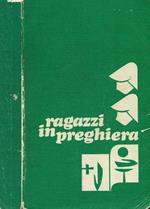 Ragazzi in preghiera