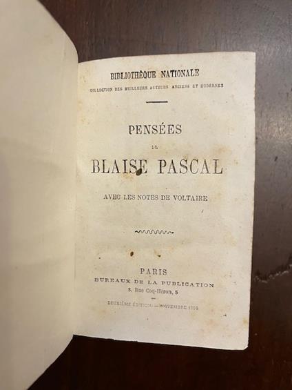 Pensées de Blaise Pascal avec les notes de Voltaire. Unito a: Entretiens sur la pluralité des mondes par Fontenelle. Unito a: Discours preliminaire de l'Encyclopedie par D'Alembert - copertina