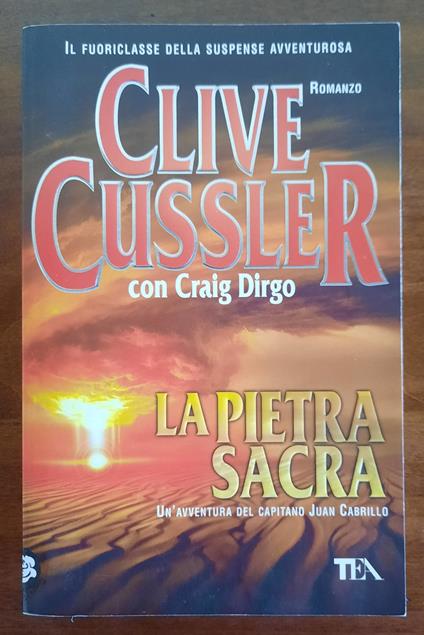 La pietra sacra. Un’avventura del capitano Juan Cabrillo - copertina