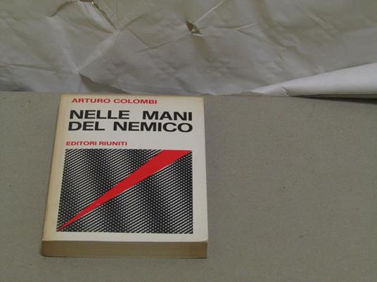 Nelle mani del nemico - Arturo Colombi - copertina