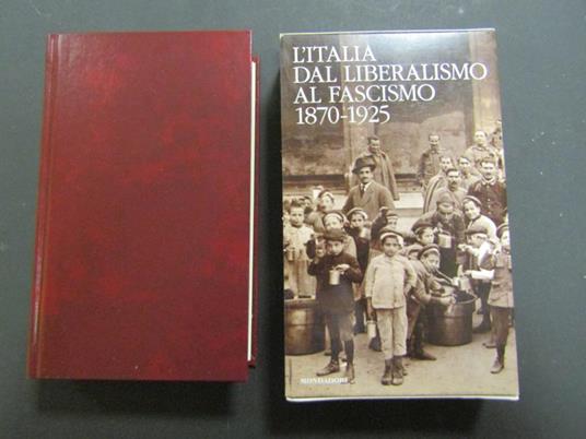 L' Italia dal liberalismo al fascismo. 1870-1925. Con cofanetto - Christopher Seton Watson - copertina