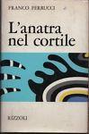 L' anatra nel cortile