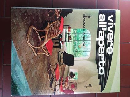 Vivere all'aperto - copertina