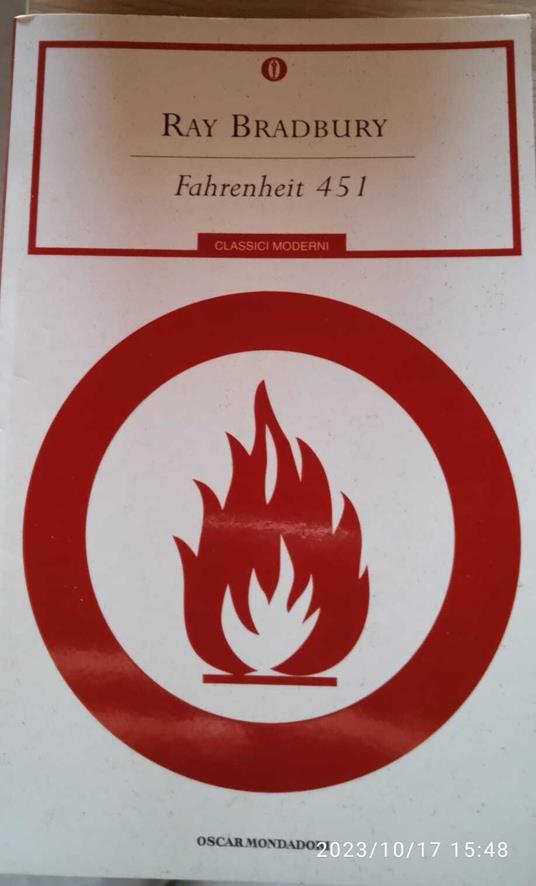 Fahrenheit 451 - Ray Bradbury - copertina