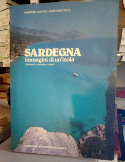 Sardegna immagini di un'isola - copertina