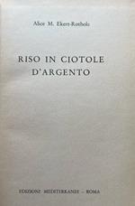 Riso in ciotole d'argento