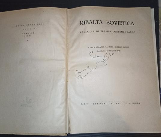 Ribalta sovietica raccolta di teatro contemporaneo - copertina