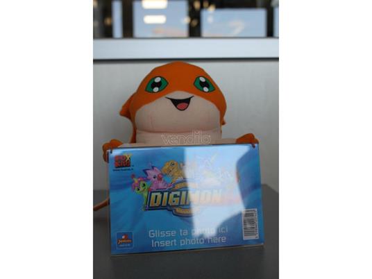 Digimon - Peluche Digimon arancione con cornice davanti 20cm