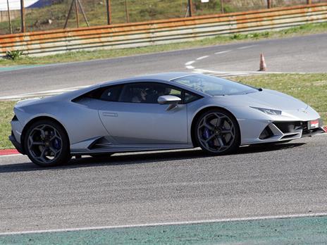 SMARTBOX - 1 giro di pista in Lamborghini Huracán EVO e video ricordo - Cofanetto regalo - 5