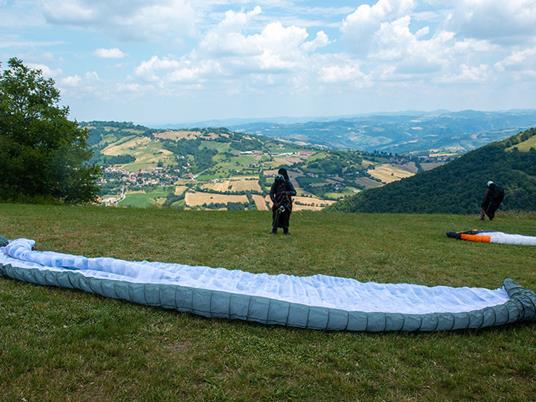 SMARTBOX - 1 emozionante volo in parapendio a Castelluccio di Norcia - Cofanetto regalo - 7