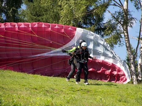 SMARTBOX - 1 volo in parapendio tandem a Salto Canavese per 2 - Cofanetto regalo - 6