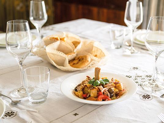 SMARTBOX - Pane, amore e Cesarine: 1 cena o pranzo a domicilio allinsegna della tradizione italiana - Cofanetto regalo - 5