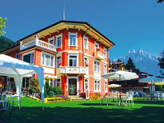 SMARTBOX - In Trentino con lusso: 2 esclusive notti con pausa relax in raffinati hotel 4* - Cofanetto regalo - 6