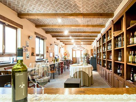 SMARTBOX - Passeggiata tra le vigne toscane: visita alla cantina con degustazione e bottiglia per 2 - Cofanetto regalo - 5