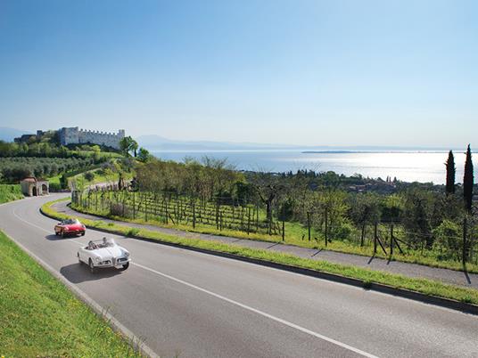 SMARTBOX - 2 giorni di guida su una Lancia Flavia vintage tra le strade toscane - Cofanetto regalo - 2