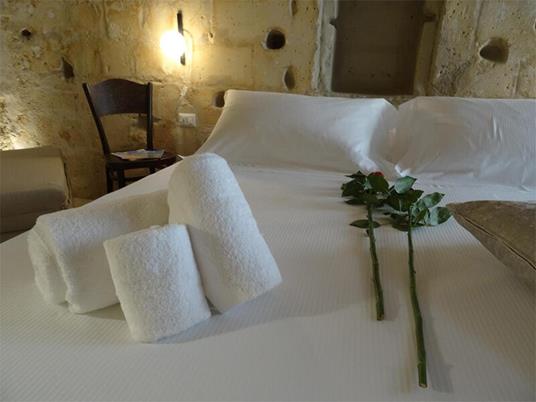 SMARTBOX - 1 notte indimenticabile in Suite con Spa privata e idromassaggio tra i Sassi di Matera - Cofanetto regalo - 2