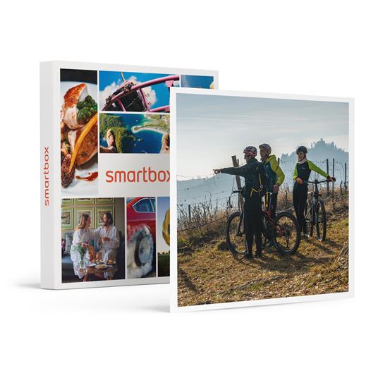 SMARTBOX - Tour in e-bike tra i vigneti di Montevecchia e degustazione di 4 calici di vino per 1 - Cofanetto regalo