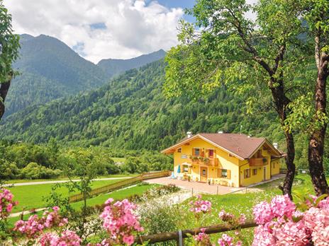 EMOZIONE3 - 3 giorni fuori dal mondo - Cofanetto regalo - 2 notti con prima colazione da vivere in 2 in Italia - 6