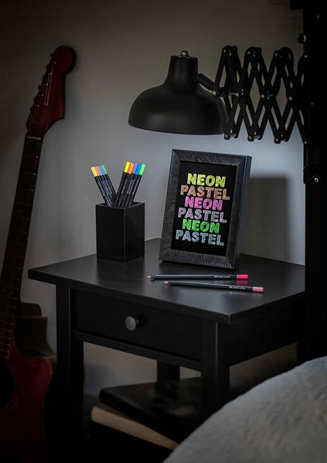 Astuccio cartone da 12 matite colorate Neon/Pastel triangolari Black Edition - 4