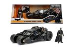 Batman. The Dark Knight Batmobile In Scala 1:24 Con Personaggio Die-Cast