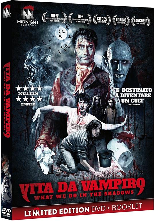 Vita da vampiro. What We Do in the Shadows. Limited Edition con booklet (DVD) di Jemaine Clement,Taika Waititi - DVD