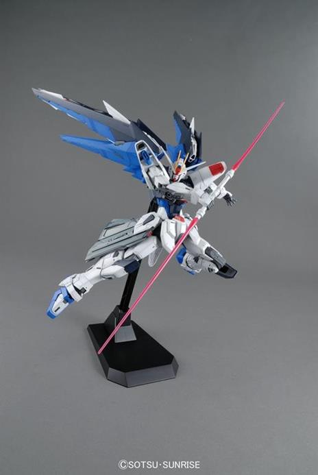 Model Kit Mg Gundam Freedom Ver 2. 0 1/100 - 13