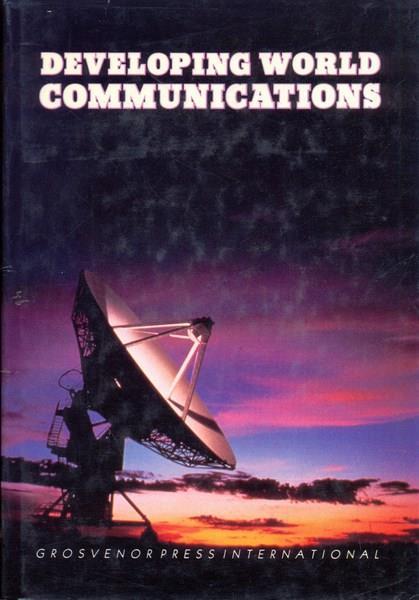 Developing world communications. In lingua inglese - copertina