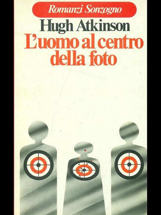 L' uomo al centro della foto - copertina