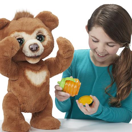 Hasbro FurReal-Cubby Il Mio Orsetto Curioso (Peluche Orso Interattivo con Oltre 100 Combinazioni di Suoni e Movimenti) Versione Italiana - 5