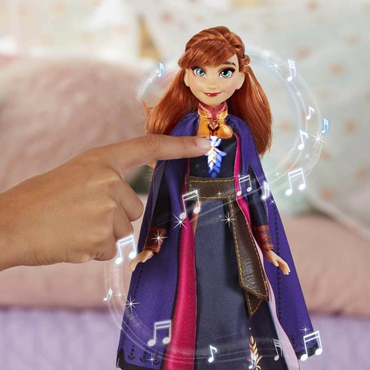 Frozen 2. Anna cantante (bambola elettronica con abito viola, ispirato al  film Disney Frozen 2) - Hasbro - Bambole Fashion - Giocattoli | IBS