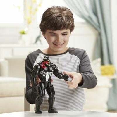 Spider-Man Venom Personaggio Titan Hero 30cm Deluxe - 7