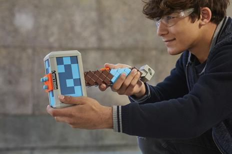 Nerf Minecraft - Martello lancia-dardi Stormlander, lancia 3 dardi, include 3 dardi originali Nerf Elite - 11