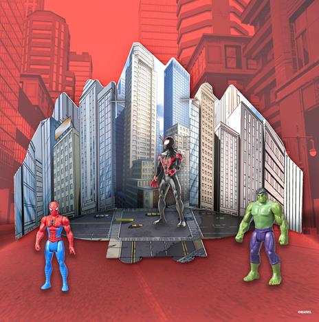 Hasbro Sorpresovo Marvel 2022 - Uovo con Sorprese e Scatola Che Si Trasforma in Un Quartiere di New York - 5