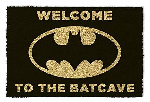 Zerbino Dc Originals Welcome To The Bat Cave Door Mat - Pyramid - Idee  regalo