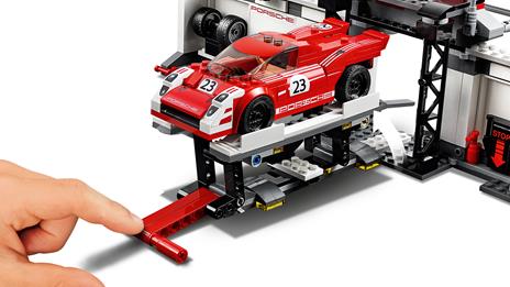 LEGO Speed Champions (75876). Porsche 919 Hybrid e 917K Pit Lane - 9