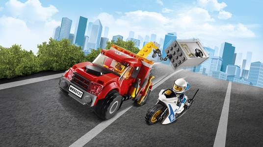 LEGO City Police (60137). Autogrù in panne - 37