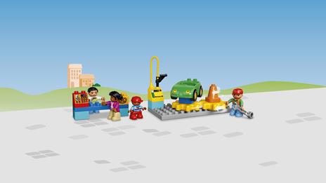 LEGO Duplo Town (10836). Grande Piazza in città - 15