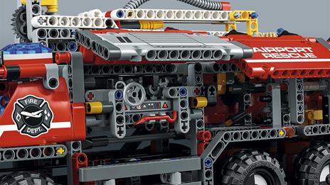 LEGO Technic (42068). Veicolo di Soccorso Aeroportuale - 11